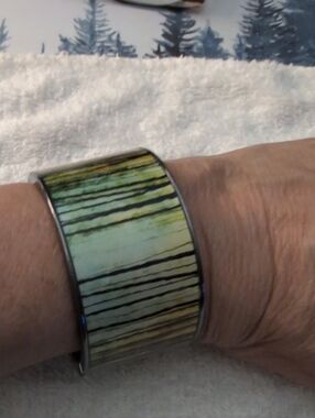 Lia Sophia Wide Green Striped Smart Bracelet
